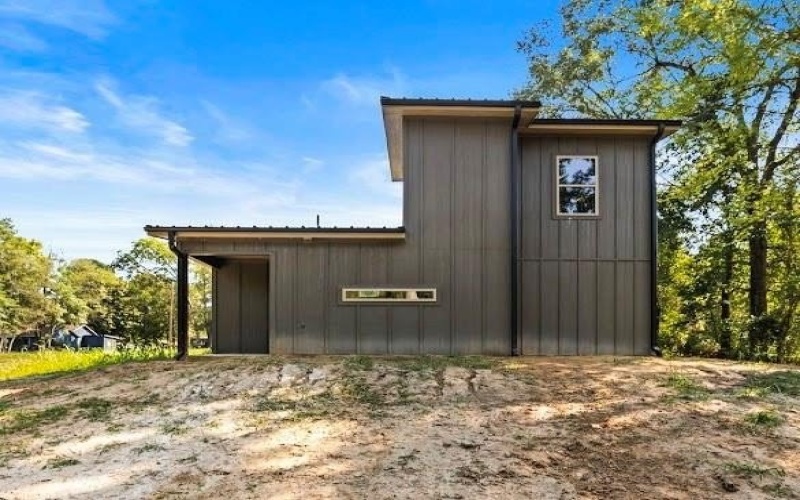 1301 E 9th Street, Mount Pleasant, TX 75455, 3 Bedrooms Bedrooms, ,2 BathroomsBathrooms,Residential,For Sale,1301 E 9th Street,0,21167817