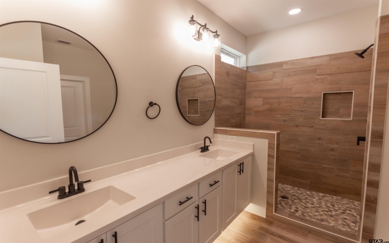 16230 Crossing Cir, Lindale, TX 75771, 4 Habitaciones Habitaciones , ,2 BañosBaños,Residential,En Venta,16230 Crossing Cir,0,26001553