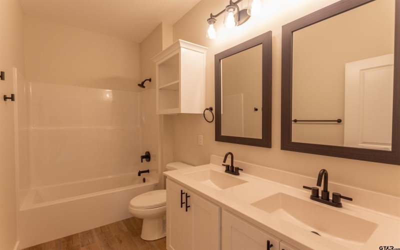 16230 Crossing Cir, Lindale, TX 75771, 4 Habitaciones Habitaciones , ,2 BañosBaños,Residential,En Venta,16230 Crossing Cir,0,26001553