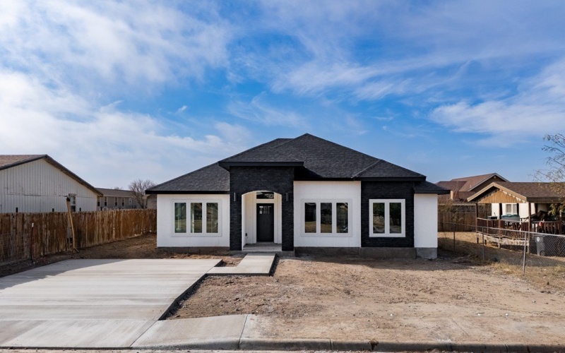 212 Sunrise Loop, Eagle Pass, TX 78852, 3 Bedrooms Bedrooms, ,2 BathroomsBathrooms,Residential,For Sale,212 Sunrise Loop,0,83072