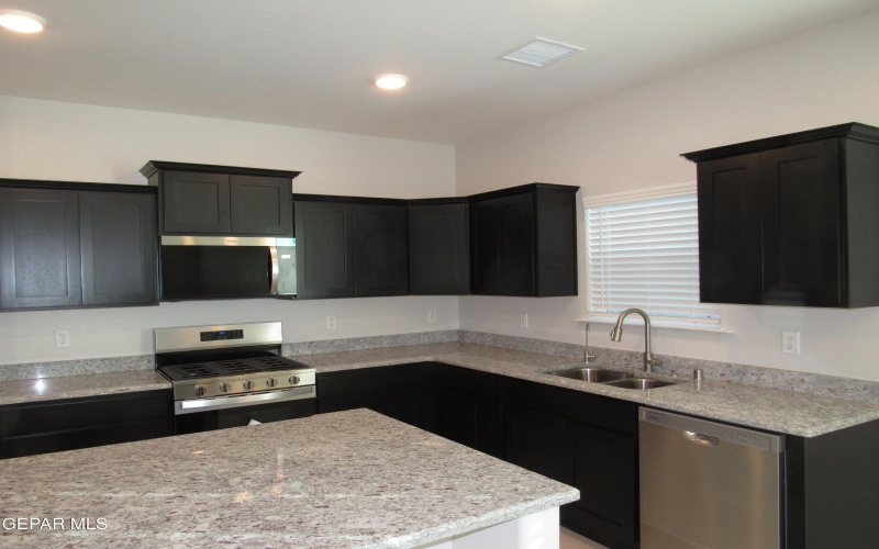 12828 CareFree Avenue, El Paso, TX 79928, 4 Habitaciones Habitaciones , ,1 BañoBaños,Residential,En Venta,12828 CareFree Avenue,0,937622