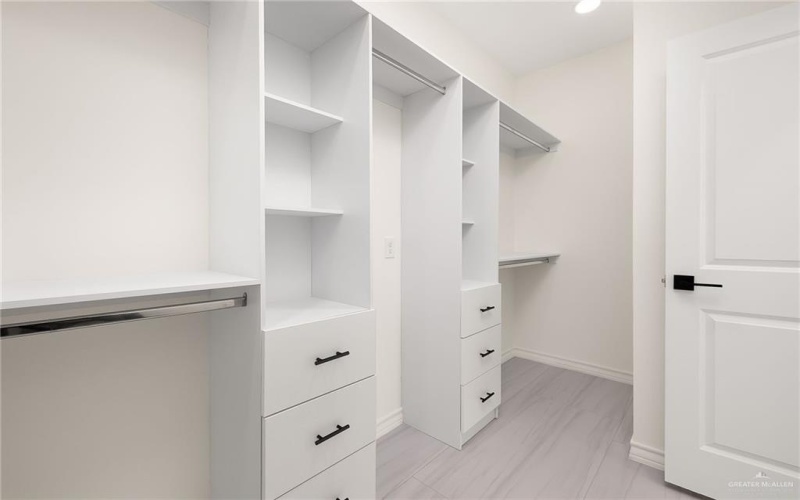 2728 E Bvlgari Drive, Edinburg, TX 78542, 4 Habitaciones Habitaciones , ,2 BañosBaños,Residential,En Venta,2728 E Bvlgari Drive,0,493868