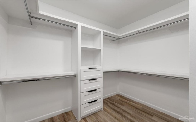 2112 Zinnia Street, Weslaco, TX 78596, 3 Bedrooms Bedrooms, ,2 BathroomsBathrooms,Residential,For Sale,2112 Zinnia Street,0,493894