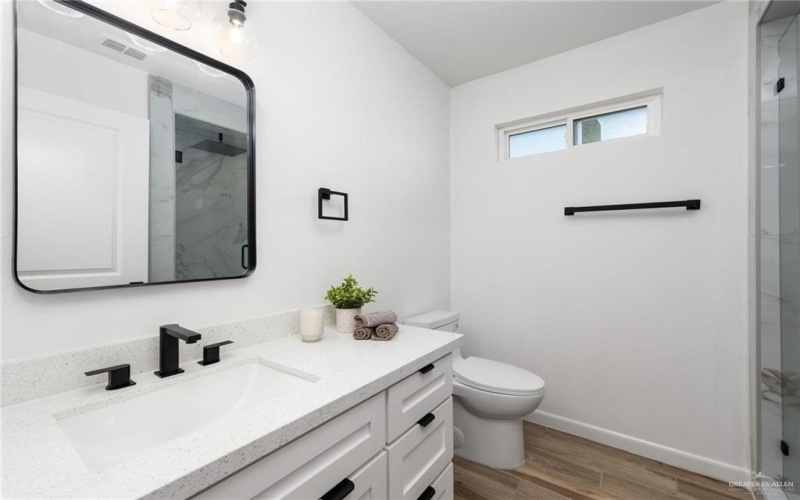 2112 Zinnia Street, Weslaco, TX 78596, 3 Bedrooms Bedrooms, ,2 BathroomsBathrooms,Residential,For Sale,2112 Zinnia Street,0,493894