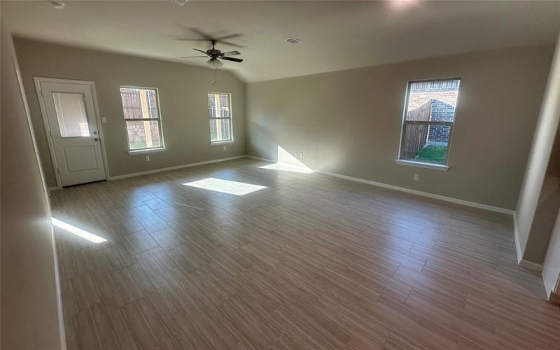 356 LUBBOCK Drive, Azle, TX 76020, 4 Habitaciones Habitaciones , ,2 BañosBaños,Residential,En Venta,356 LUBBOCK Drive,0,20975587