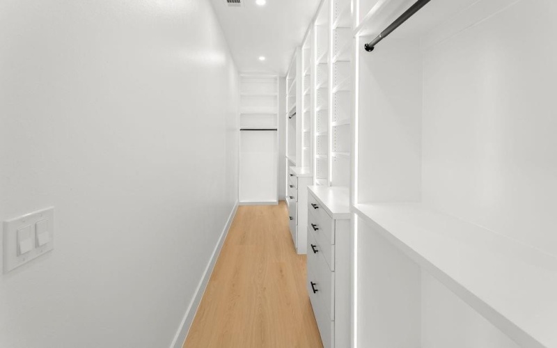 1827 Pollard Street, Dallas, TX 75208, 4 Habitaciones Habitaciones , ,3 BañosBaños,Residential,En Venta,1827 Pollard Street,0,21159721