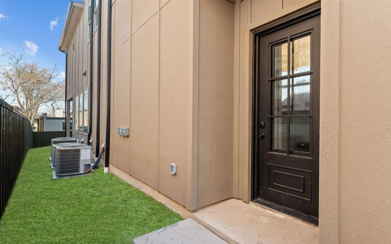 1827 Pollard Street, Dallas, TX 75208, 4 Habitaciones Habitaciones , ,3 BañosBaños,Residential,En Venta,1827 Pollard Street,0,21159721