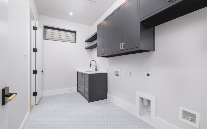 3950 Rochelle Drive, Dallas, TX 75220, 5 Habitaciones Habitaciones , ,6 BañosBaños,Residential,En Venta,3950 Rochelle Drive,0,21164572