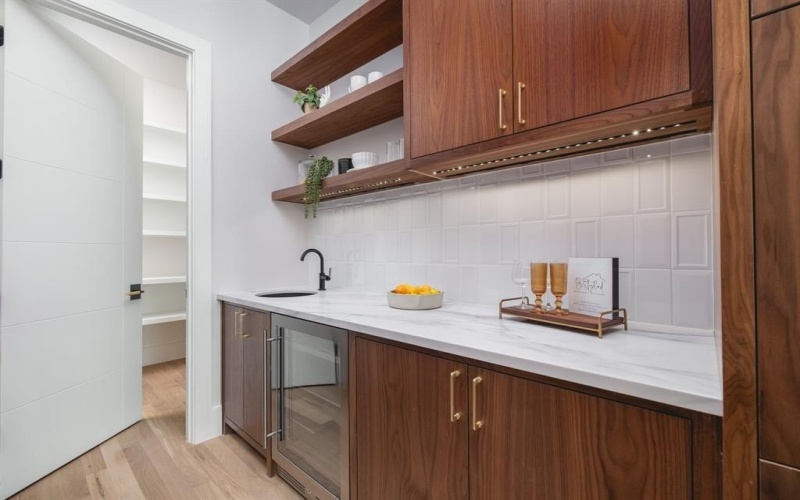 3950 Rochelle Drive, Dallas, TX 75220, 5 Habitaciones Habitaciones , ,6 BañosBaños,Residential,En Venta,3950 Rochelle Drive,0,21164572