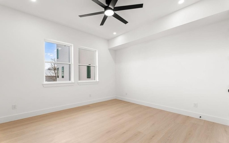 1825 Pollard Street, Dallas, TX 75208, 4 Habitaciones Habitaciones , ,3 BañosBaños,Residential,En Venta,1825 Pollard Street,0,21168454