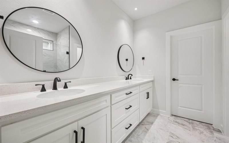 2716 E 12th Street, Fort Worth, TX 76111, 4 Habitaciones Habitaciones , ,2 BañosBaños,Residential,En Venta,2716 E 12th Street,0,21168564