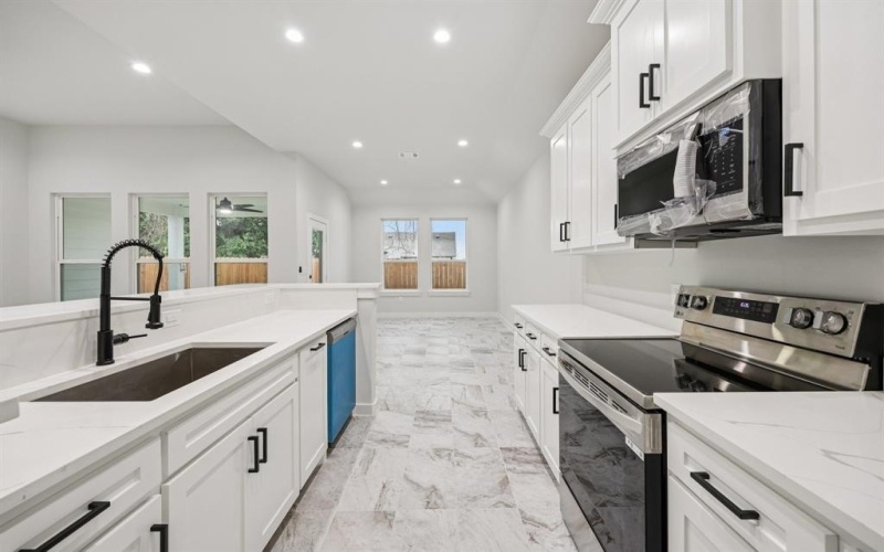 2716 E 12th Street, Fort Worth, TX 76111, 4 Habitaciones Habitaciones , ,2 BañosBaños,Residential,En Venta,2716 E 12th Street,0,21168564