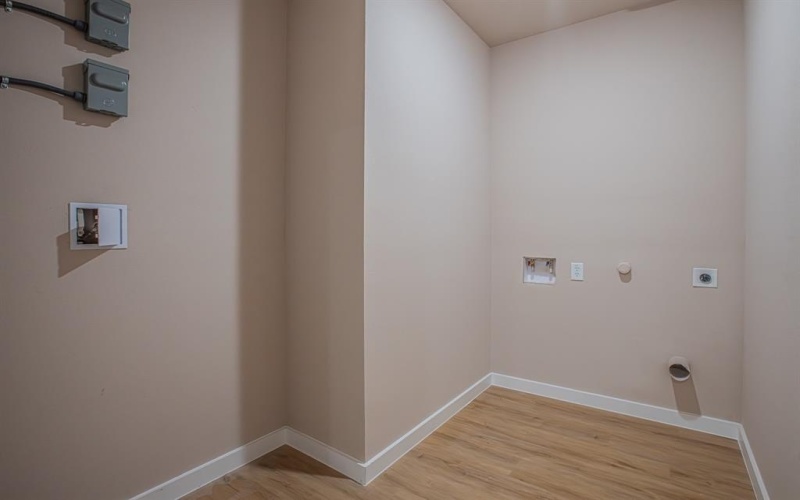 120 Brookview Drive, Bridgeport, TX 76426, 4 Bedrooms Bedrooms, ,2 BathroomsBathrooms,Residential,For Sale,120 Brookview Drive,0,21169009