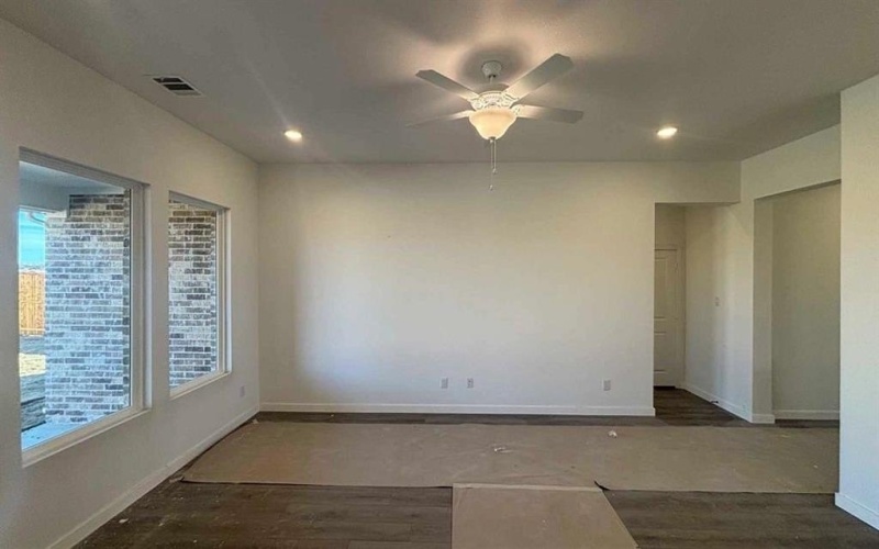 673 Tyronza Drive, Justin, TX 76247, 4 Habitaciones Habitaciones , ,2 BañosBaños,Residential,En Venta,673 Tyronza Drive,0,21169016