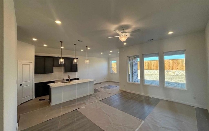 673 Tyronza Drive, Justin, TX 76247, 4 Habitaciones Habitaciones , ,2 BañosBaños,Residential,En Venta,673 Tyronza Drive,0,21169016