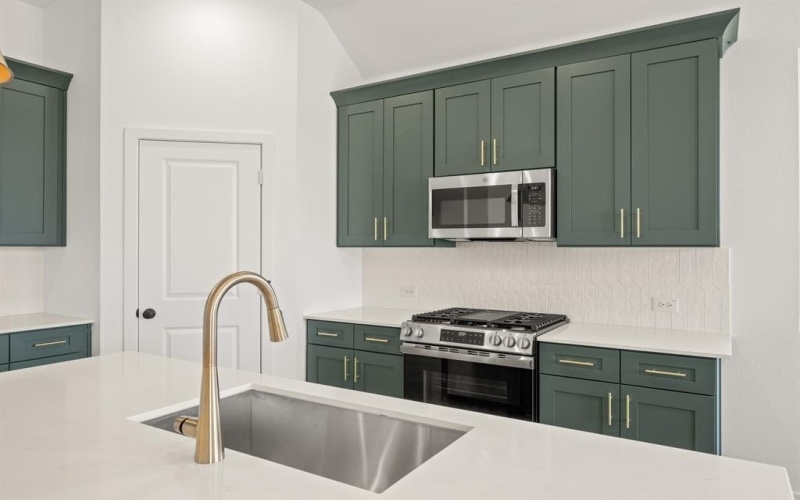 661 Tyronza Drive, Justin, TX 76247, 3 Bedrooms Bedrooms, ,2 BathroomsBathrooms,Residential,For Sale,661 Tyronza Drive,0,21169788