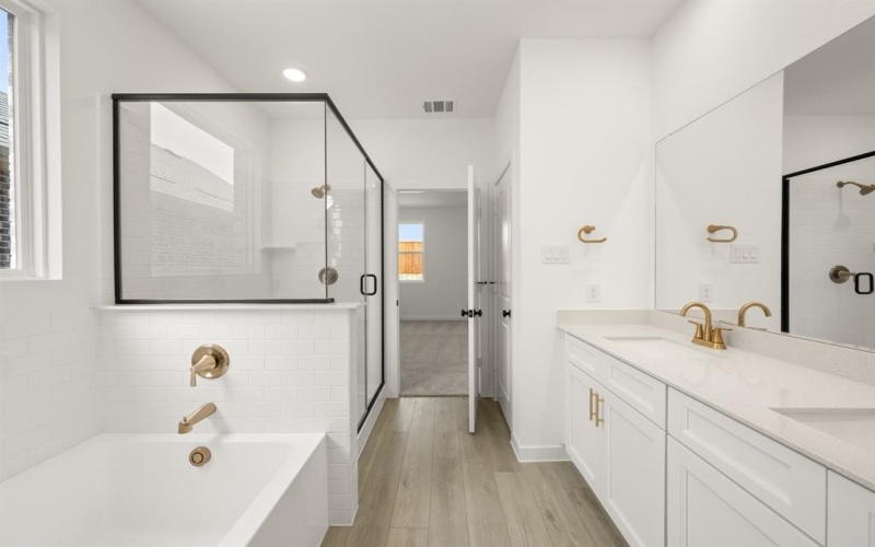 665 Tyronza Drive, Justin, TX 76247, 4 Habitaciones Habitaciones , ,3 BañosBaños,Residential,En Venta,665 Tyronza Drive,0,21169807