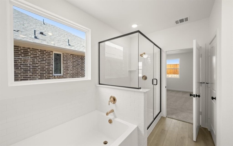 665 Tyronza Drive, Justin, TX 76247, 4 Habitaciones Habitaciones , ,3 BañosBaños,Residential,En Venta,665 Tyronza Drive,0,21169807