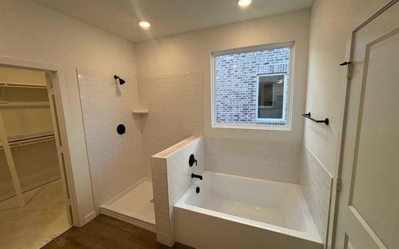 669 Tyronza Drive, Justin, TX 76247, 4 Habitaciones Habitaciones , ,3 BañosBaños,Residential,En Venta,669 Tyronza Drive,0,21169822