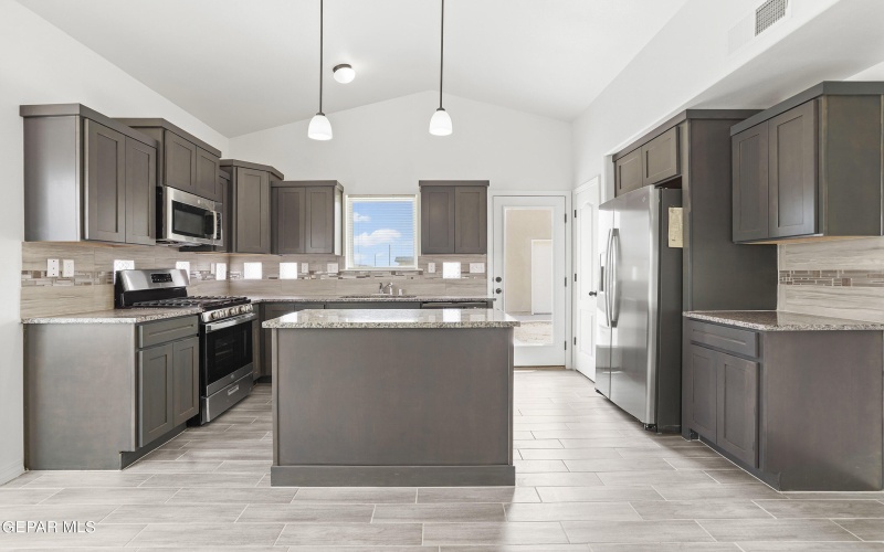 14372 Nick Drahos Lane, Horizon City, TX 79928, 4 Habitaciones Habitaciones , ,2 BañosBaños,Residential,En Venta,14372 Nick Drahos Lane,0,926475