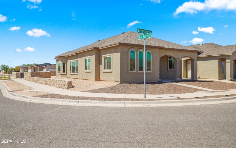 14372 Nick Drahos Lane, Horizon City, TX 79928, 4 Habitaciones Habitaciones , ,2 BañosBaños,Residential,En Venta,14372 Nick Drahos Lane,0,926475