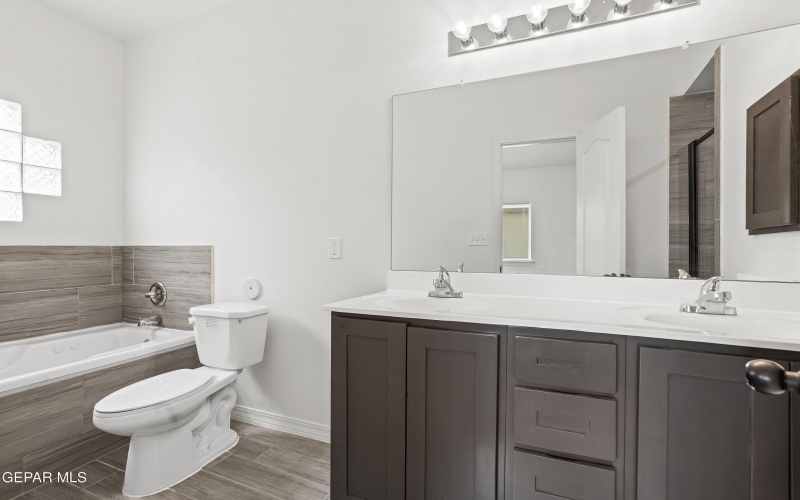 14372 Nick Drahos Lane, Horizon City, TX 79928, 4 Habitaciones Habitaciones , ,2 BañosBaños,Residential,En Venta,14372 Nick Drahos Lane,0,926475