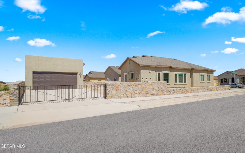 14372 Nick Drahos Lane, Horizon City, TX 79928, 4 Habitaciones Habitaciones , ,2 BañosBaños,Residential,En Venta,14372 Nick Drahos Lane,0,926475