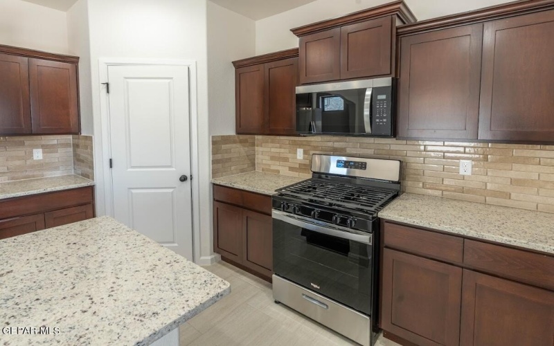 7536 Enchanted Point Drive, El Paso, TX 79911, 4 Habitaciones Habitaciones , ,2 BañosBaños,Residential,En Venta,7536 Enchanted Point Drive,0,931968