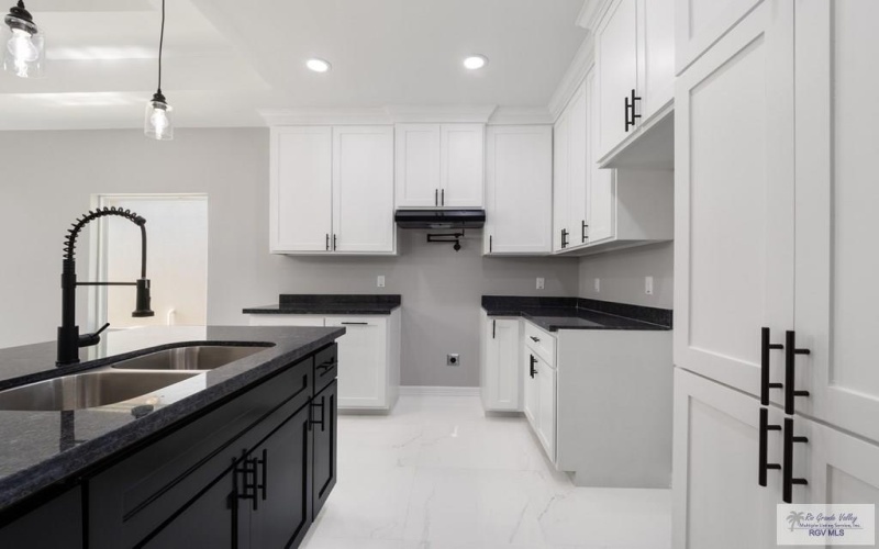 1925 KING AVE, HARLINGEN, TX 78552, 4 Habitaciones Habitaciones , ,2 BañosBaños,Residential,En Venta,1925 KING AVE,0,29771880