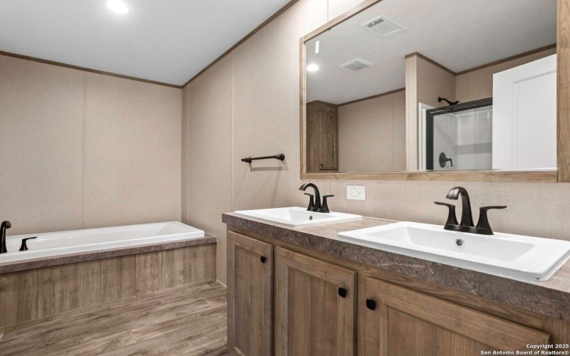 County Road 769, Devine, TX 78016, 4 Habitaciones Habitaciones , ,2 BañosBaños,Residential,En Venta,County Road 769,0,1915848