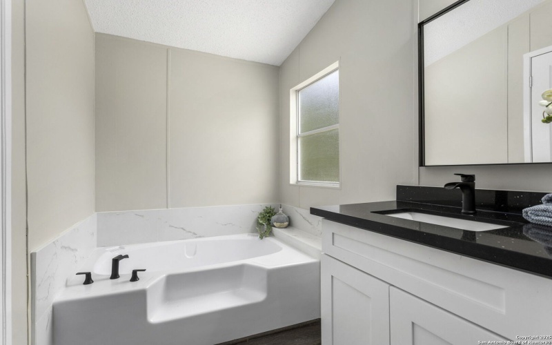 County Road 6813, Natalia, TX 78059, 4 Habitaciones Habitaciones , ,2 BañosBaños,Residential,En Venta,County Road 6813,0,1918955