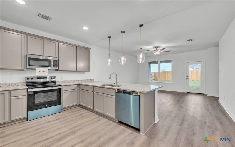 723 James Parker Circle, Killeen, TX 76542, 3 Bedrooms Bedrooms, ,2 BathroomsBathrooms,Residential,For Sale,723 James Parker Circle,0,603586