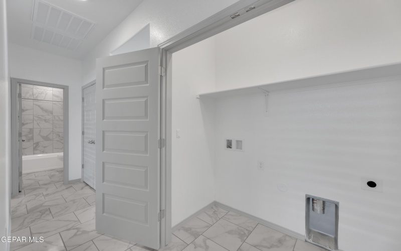 15153 Resolve Drive, El Paso, TX 79938, 3 Habitaciones Habitaciones , ,1 BañoBaños,Residential,En Venta,15153 Resolve Drive,0,937694