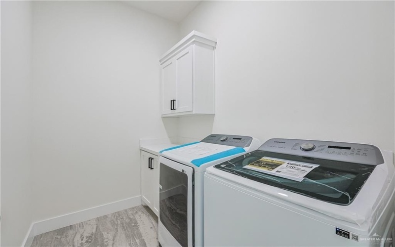 8035 N 50th Street, McAllen, TX 78504, 3 Habitaciones Habitaciones , ,2 BañosBaños,Residential,En Venta,8035 N 50th Street,0,494013