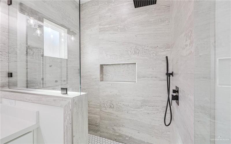 8035 N 50th Street, McAllen, TX 78504, 3 Habitaciones Habitaciones , ,2 BañosBaños,Residential,En Venta,8035 N 50th Street,0,494013