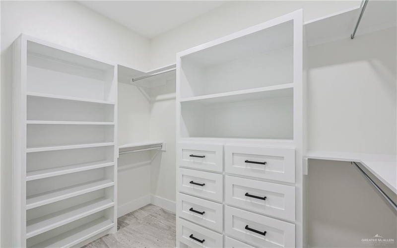 8035 N 50th Street, McAllen, TX 78504, 3 Habitaciones Habitaciones , ,2 BañosBaños,Residential,En Venta,8035 N 50th Street,0,494013