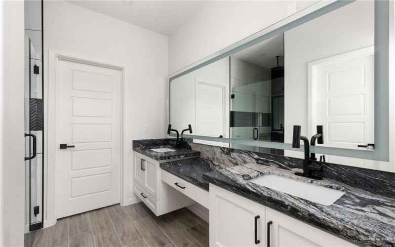 2105 Blue Sky Drive, Weslaco, TX 78596, 3 Habitaciones Habitaciones , ,2 BañosBaños,Residential,En Venta,2105 Blue Sky Drive,0,494018