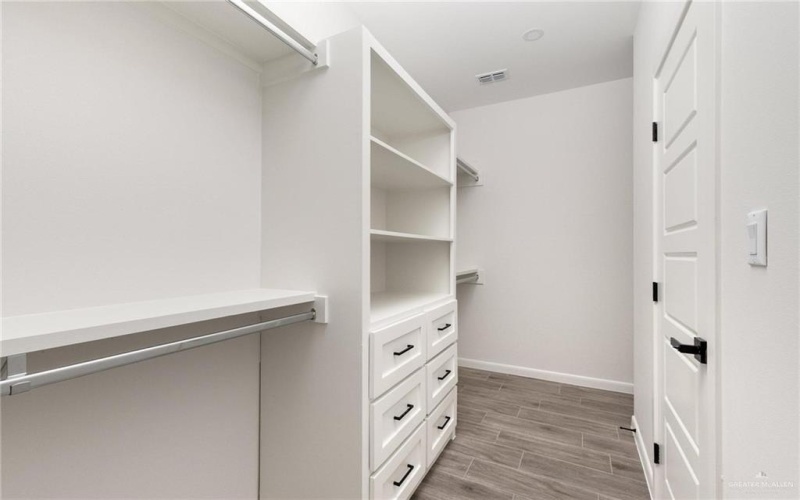 2105 Blue Sky Drive, Weslaco, TX 78596, 3 Habitaciones Habitaciones , ,2 BañosBaños,Residential,En Venta,2105 Blue Sky Drive,0,494018