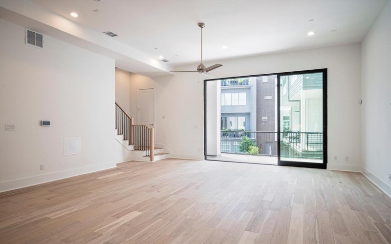 381 E Greenbriar Lane #1403, Dallas, TX 75203, 3 Bedrooms Bedrooms, ,3 BathroomsBathrooms,Residential,For Sale,381 E Greenbriar Lane,0,20611540