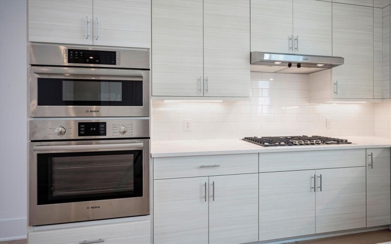 381 E Greenbriar Lane #1403, Dallas, TX 75203, 3 Bedrooms Bedrooms, ,3 BathroomsBathrooms,Residential,For Sale,381 E Greenbriar Lane,0,20611540