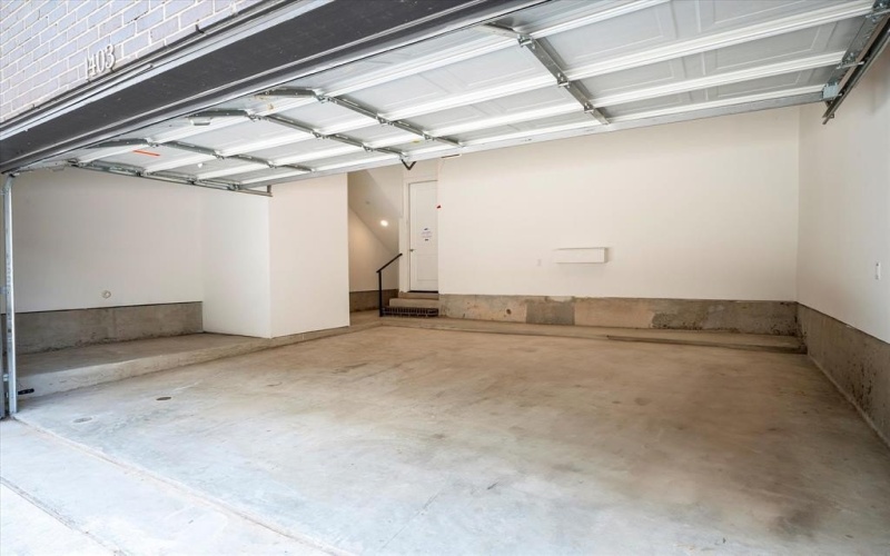 381 E Greenbriar Lane #1403, Dallas, TX 75203, 3 Bedrooms Bedrooms, ,3 BathroomsBathrooms,Residential,For Sale,381 E Greenbriar Lane,0,20611540