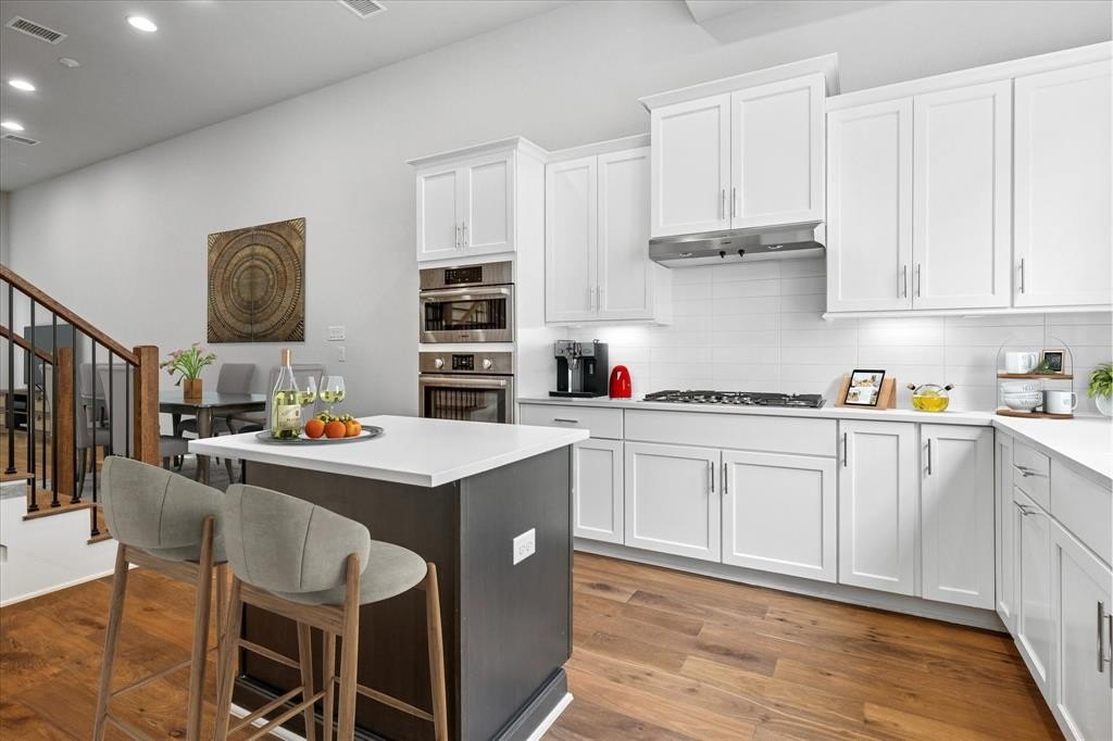 381 E Greenbriar Lane #1004, Dallas, TX 75203, 2 Bedrooms Bedrooms, ,2 BathroomsBathrooms,Residential,For Sale,381 E Greenbriar Lane,0,20760504