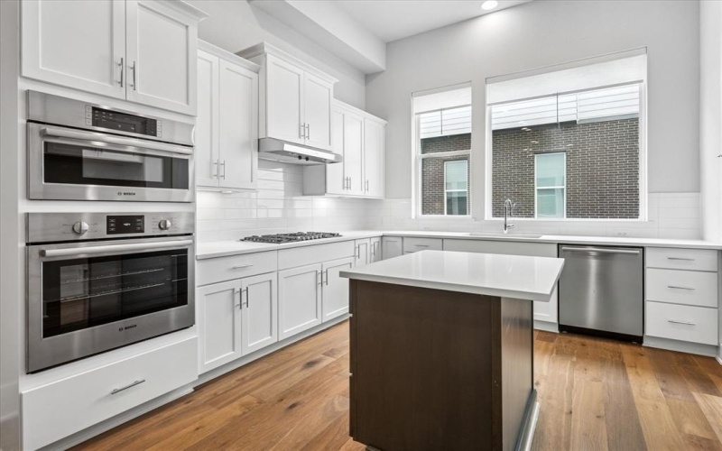 381 E Greenbriar Lane #1004, Dallas, TX 75203, 2 Bedrooms Bedrooms, ,2 BathroomsBathrooms,Residential,For Sale,381 E Greenbriar Lane,0,20760504