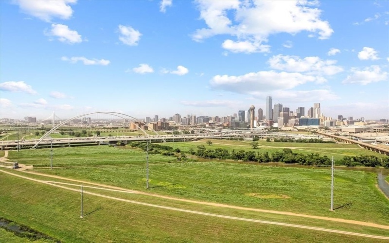 381 E Greenbriar Lane #1004, Dallas, TX 75203, 2 Bedrooms Bedrooms, ,2 BathroomsBathrooms,Residential,For Sale,381 E Greenbriar Lane,0,20760504