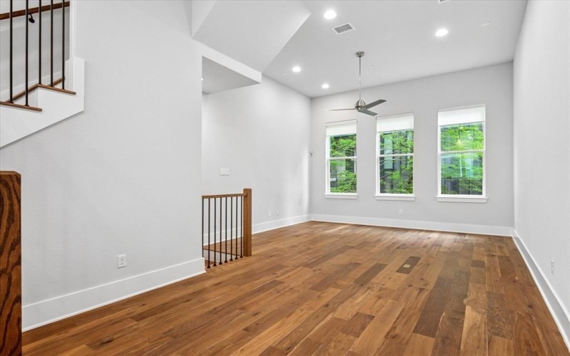 381 E Greenbriar Lane #1004, Dallas, TX 75203, 2 Bedrooms Bedrooms, ,2 BathroomsBathrooms,Residential,For Sale,381 E Greenbriar Lane,0,20760504