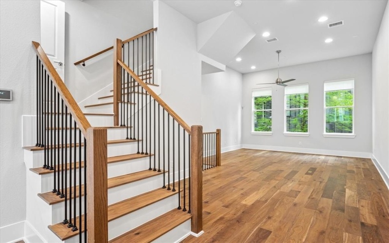 381 E Greenbriar Lane #1004, Dallas, TX 75203, 2 Bedrooms Bedrooms, ,2 BathroomsBathrooms,Residential,For Sale,381 E Greenbriar Lane,0,20760504