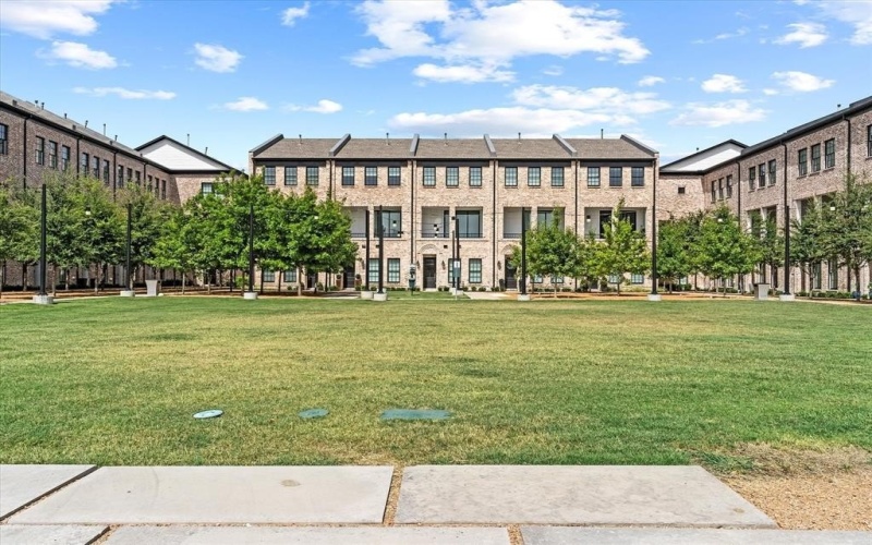 4122 Belt Line Road, Addison, TX 75001, 3 Habitaciones Habitaciones , ,5 BañosBaños,Residential,En Venta,4122 Belt Line Road,0,20873260