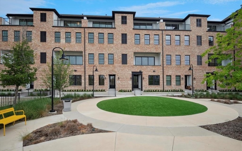 6007 Laurel Lane, Addison, TX 75001, 4 Habitaciones Habitaciones , ,5 BañosBaños,Residential,En Venta,6007 Laurel Lane,0,20991646