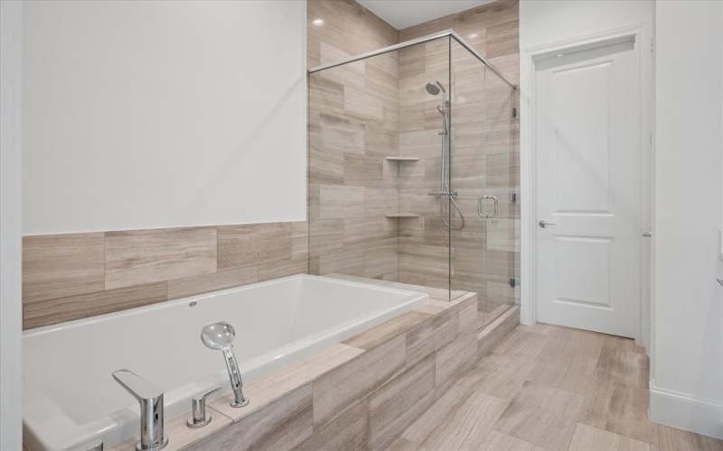 6007 Laurel Lane, Addison, TX 75001, 4 Habitaciones Habitaciones , ,5 BañosBaños,Residential,En Venta,6007 Laurel Lane,0,20991646