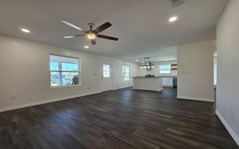 924 E Titus Street, Mexia, TX 76667, 3 Bedrooms Bedrooms, ,2 BathroomsBathrooms,Residential,For Sale,924 E Titus Street,0,21169352